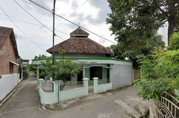 Gerakan Resik Resik Masjid Mojokerto melakukan giat bersih bersih masjid di Mushola Baitur Rohman - TERDAMPAK BANJIR TANGGUL JEBOL 09/03/24